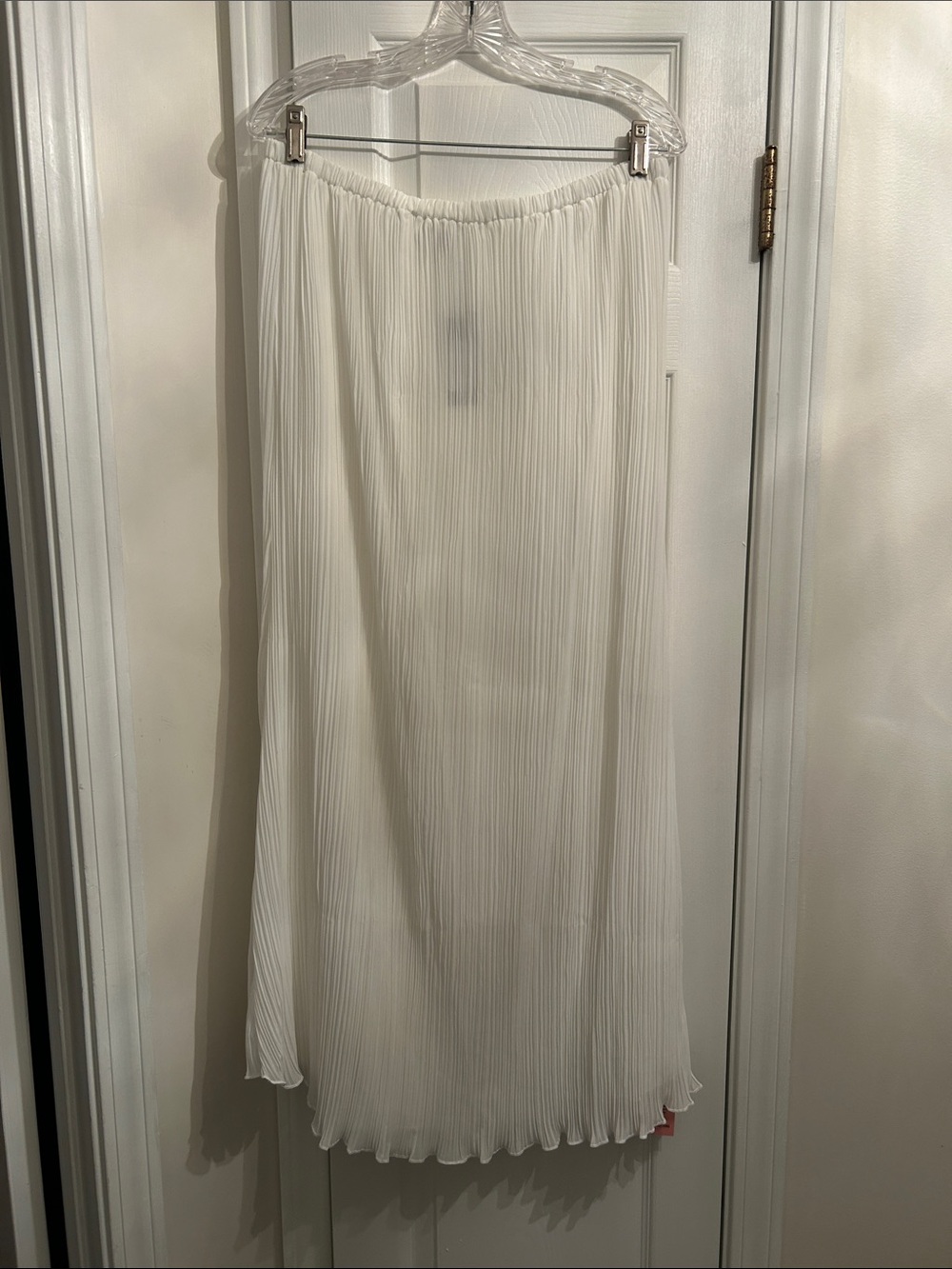 PrettyLittleThing Cream Pleated Maxi Skirt